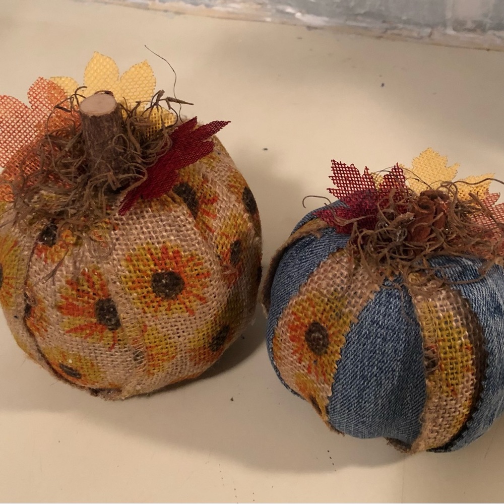 Set of 2 handmade small burlap denim sunflower pumpkins
5” x 4”
4” x 3.5”